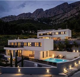 5 bedroom beachfront villa with heated pool near Omis, sleeps 9